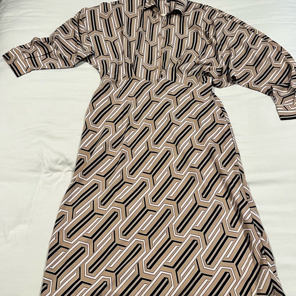 Express Tan, black and White  printed Dolman Sleeve Dress
